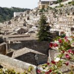 Ragusa, maisons accrochées à flancs de colline