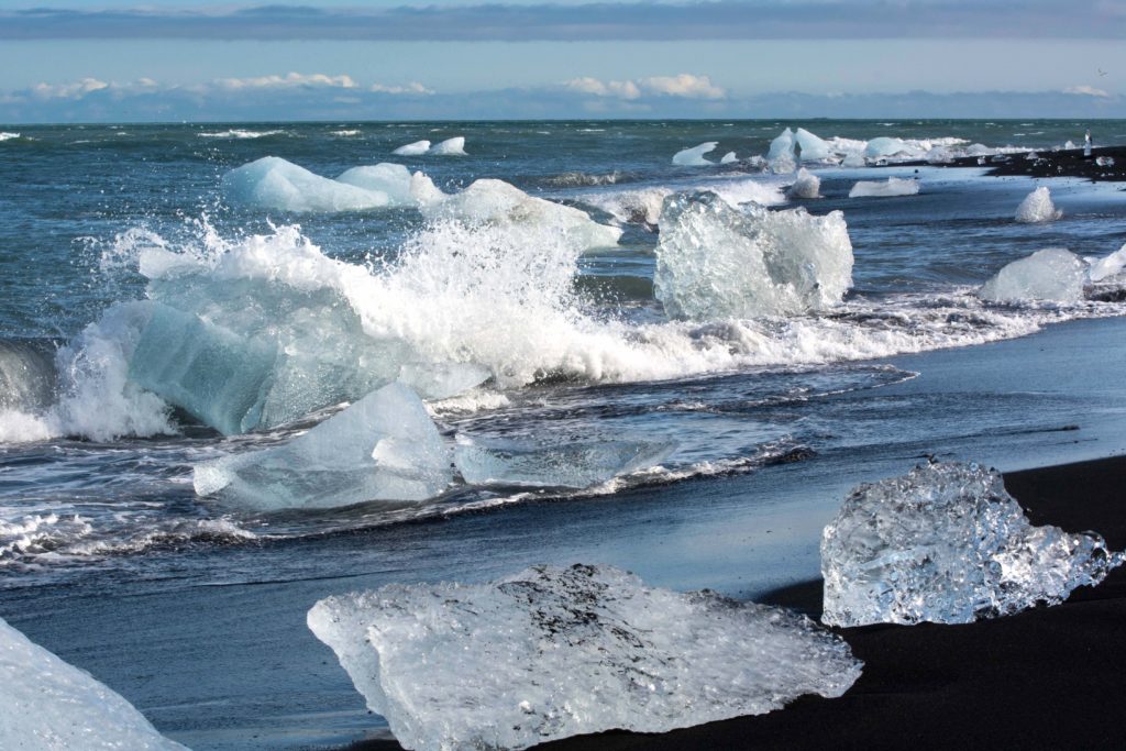 Islande-iceberg sur la plage