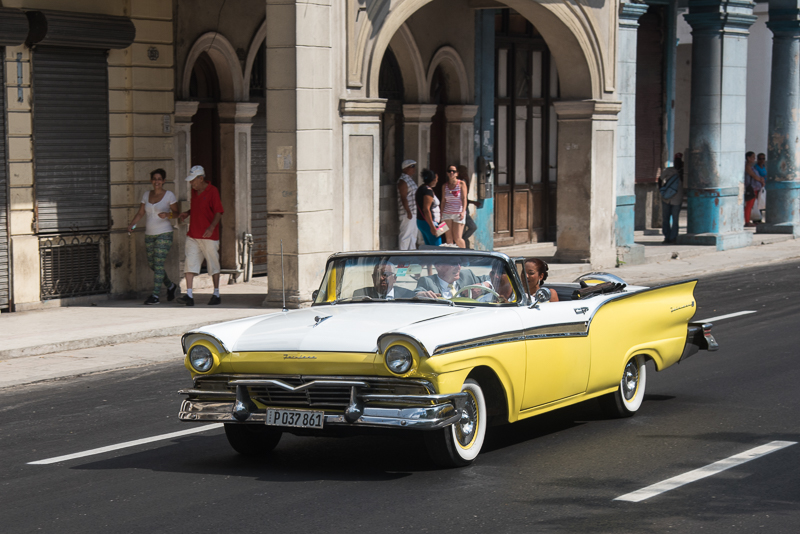 Cuba-La Havane- vieille voiture américaine