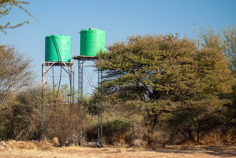 Afrique australe - Botswana, réserve d'eau villageoise au Kalahari