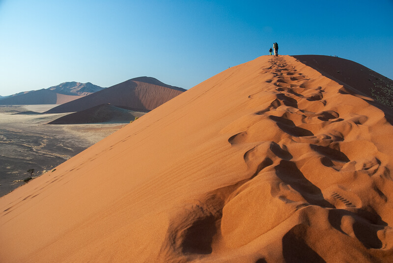 Afrique australe -Namib, - dure, dure, l'ascencion des plus hautes dunes du monde