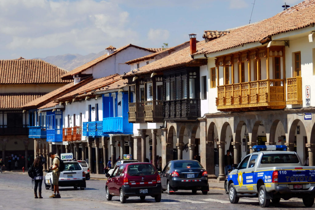 Pérou, Cuzco - arcades sur la grand place