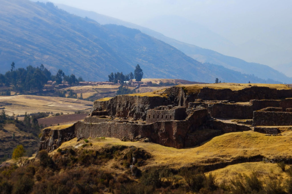Pérou, Cuzco - Pukapukara, la forteresse rouge.