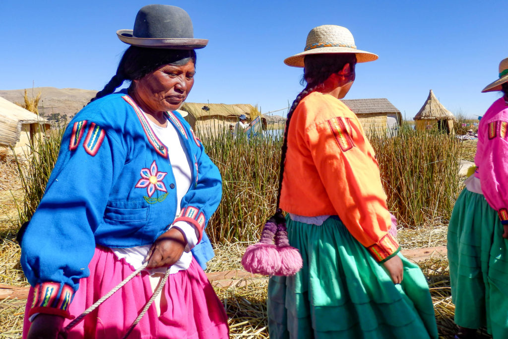 Pérou, lac Titicaca - Femmes Uros