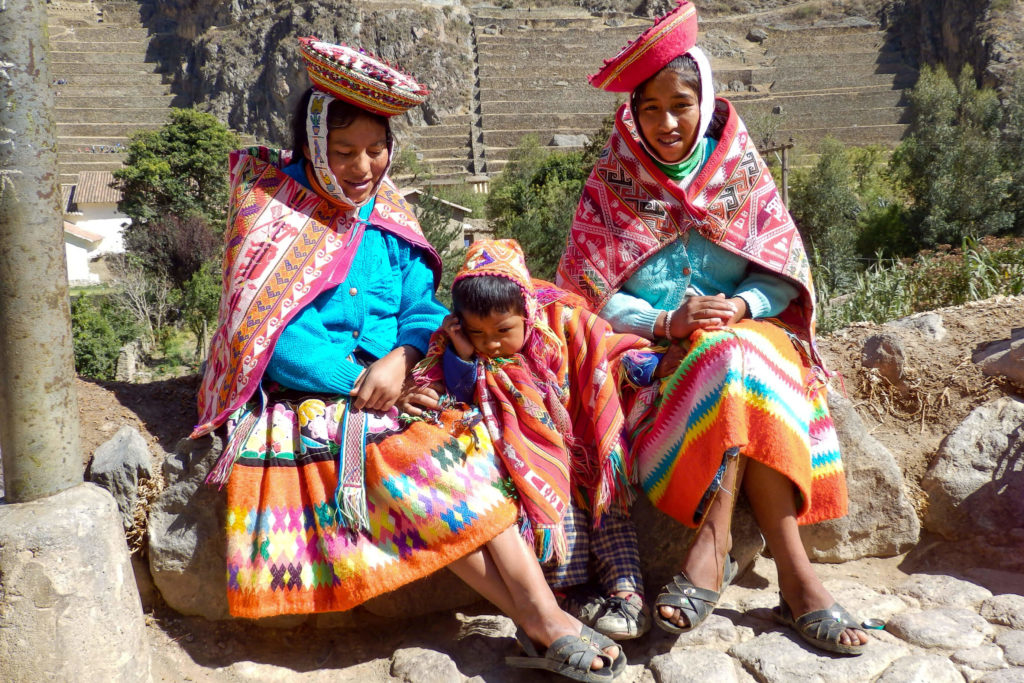 Pérou, Vallée sacrée - Jeunes à Ollantaytambo