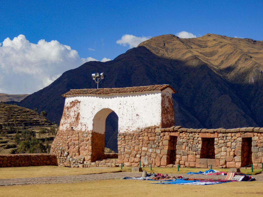 Pérou, Vallée sacrée - Chinchero, eglise coloniale bâtie sur un site Inca