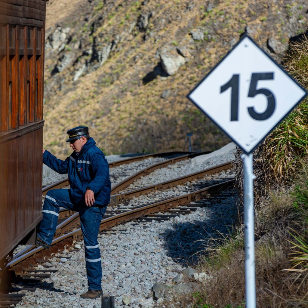 Equateur -Alausi , train Nariz del Diablo