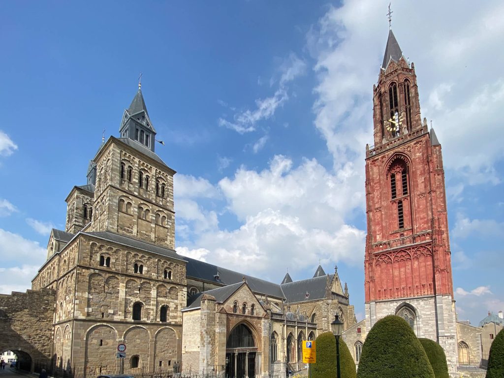 Pays-bas, Maastricht, clocher rouge de l'église Saint Jean