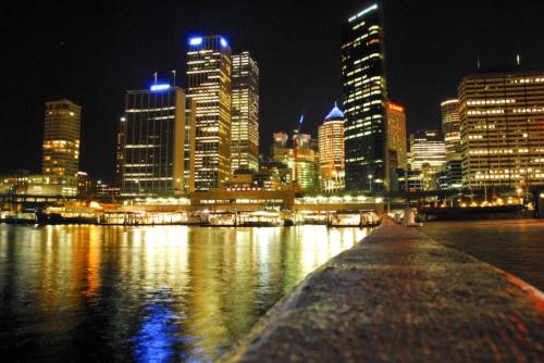Australie - Sydney - La city vue du port la nuit