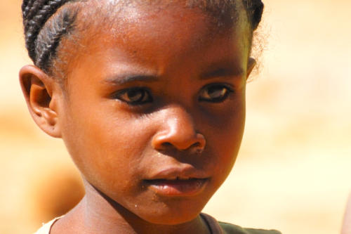Madagascar - village de Tsaranoro, les plus timides aussi