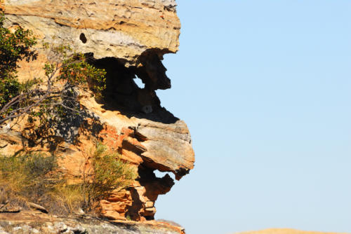 Madagascar - Parc de l'Isalo, roches au formes parfois étranges et souvent sacrées