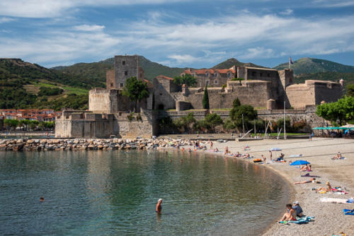 France - Ville de Collioure, la plage et le château