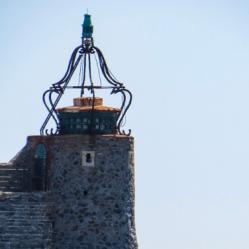 France - Ville de Collioure, le phare-vert au bout de la jetée