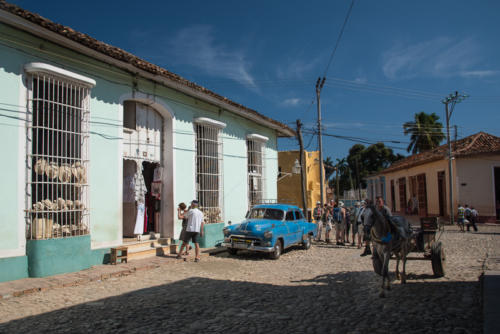 Cuba - Trinidad, les chevaux y côtoient les vieilles voitures