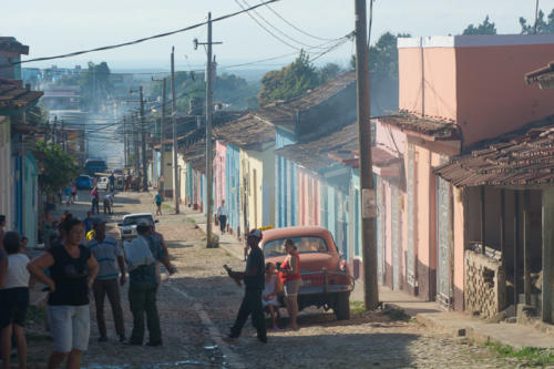 Cuba - Trinidad, traitement des maisons pour Zika (ils mettent la dose ...)
