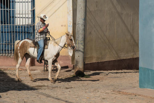 Cuba - Trinidad, à cheval mais avec montre et téléphone portable