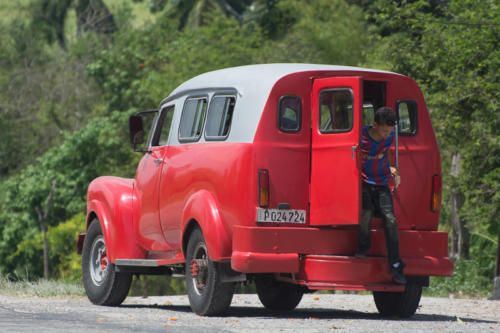 taxi cubain sur la route de Santiago