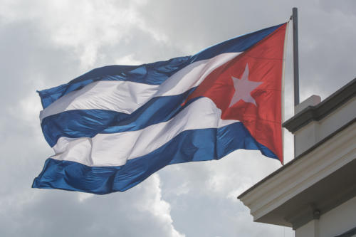 Santiago de Cuba, drapeau  cubain à l'entrée du Cimetière Santa Ifigenia
