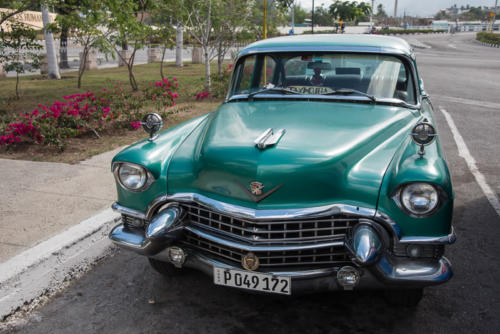 Santiago de Cuba, et toujours de belles voitures
