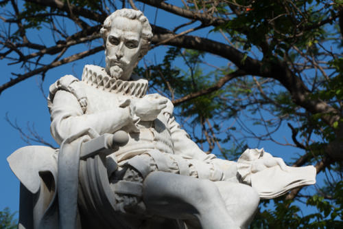 Cuba - La Havane, statue de Cervantes