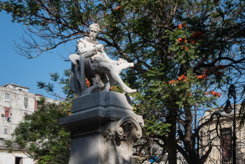 Cuba - La Havane, statue de Cervantes