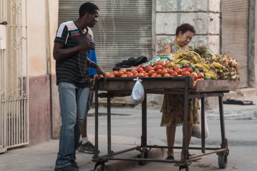 Cuba - La Havane, marchands ambulants