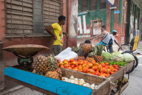 Cuba - La Havane, marchands ambulants