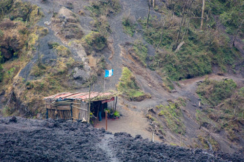 Petite échoppe d'objet à base de pierre de lave du volcan Pacaya