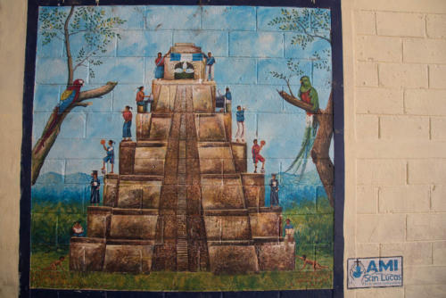 San Juan de la Laguna, peinture d'une pyramide Maya