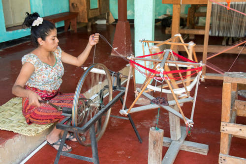 San Juan de la Laguna, démonstration dans un atelier de tissage