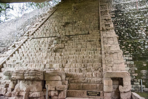 Site archéologique maya de Copan ruinas, grand escalier 
