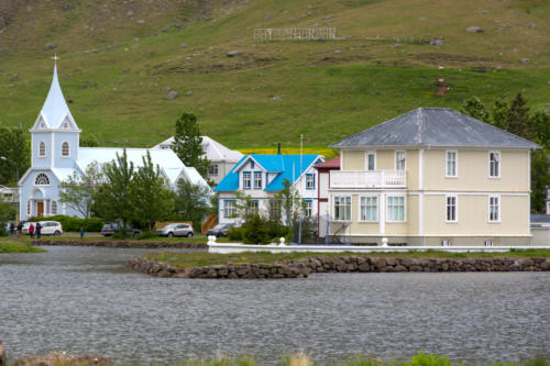 Islande, village coloré de Seydisfjordur