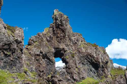 Islande, Arnarstapi, roches volcaniques sculptées par l'érosion