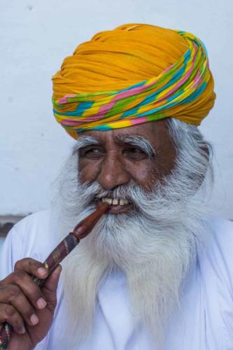 Inde-Rajasthan-Jodhpur-city palace-fumeur de pipe
