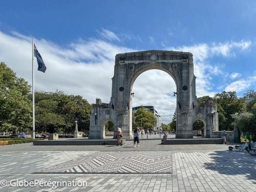 Nouvelle Zélande Sud - Christchurch, pont sur l'Avon, monument commémoratif de la première guerre mondiale