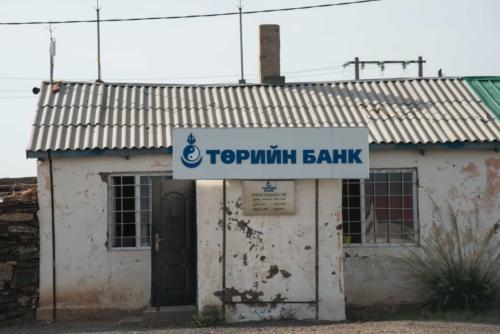 Mongolie, le Gobi, banque dans un petit village