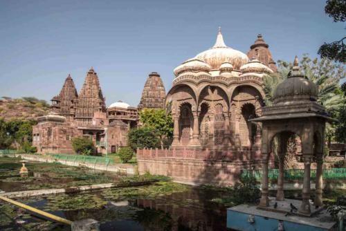 inde-rajasthan-jodhpur-mandore-bassins et mausolées