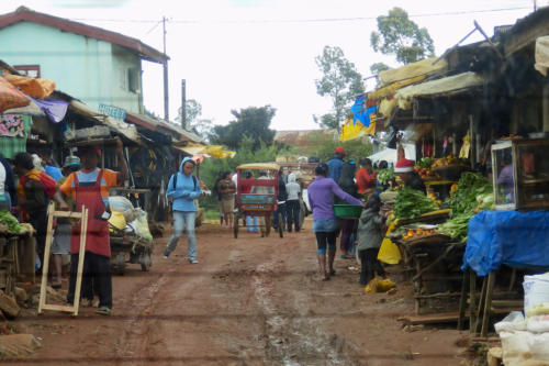 Madagascar - pays Merida, marché au village