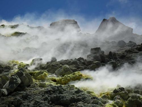 Cratère de Vucano, vapeurs de soufre
