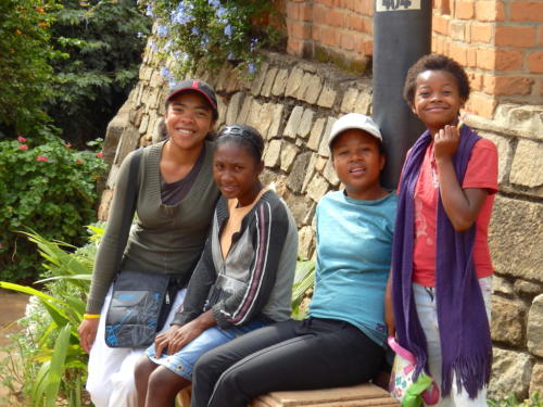 Madagascar - Fianarantsoa, jeunes étudiantes
