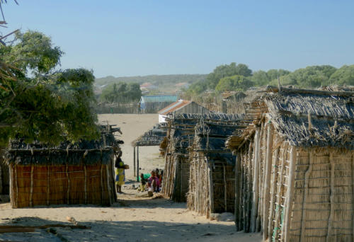Madagascar - Ankassy,  un village de pêcheur un peu plus loin sur la piste