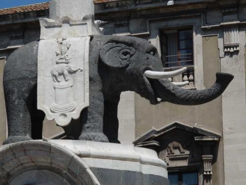 Catane,Fontaine de l'éléphant