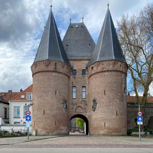 Pays-bas, Kampen -  ancienne porte de la ville
