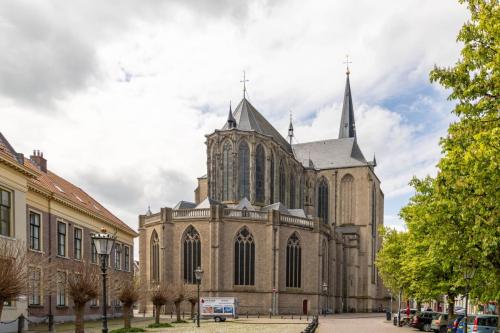 Pays-bas, Kampen -  église du centre historique