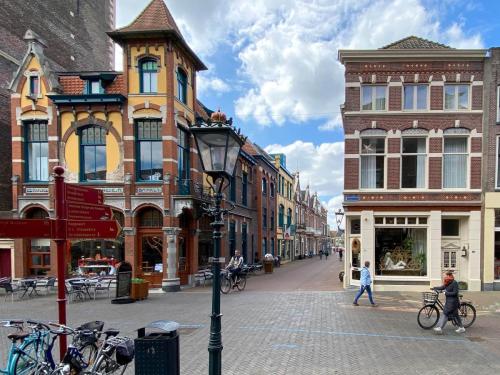 Pays-bas, Kampen -  place du centre historique