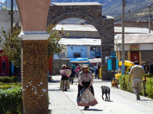 Pérou, Chivay - porte du Village