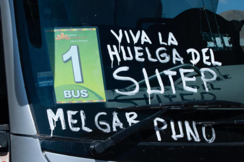 Pérou, de Puno à Cuzco - traces des manifestation sur le bus