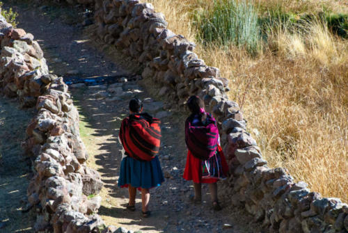 Pérou, lac Titicaca -Ile Amantani, habits traditionnels