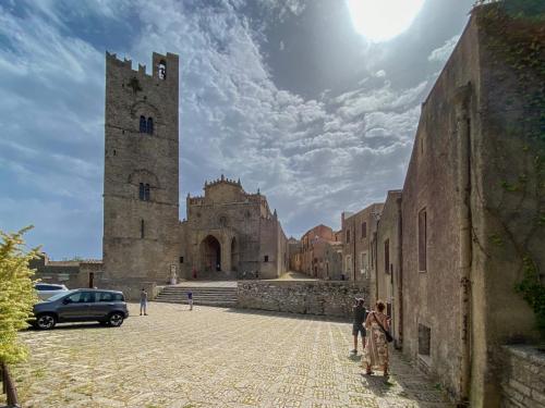 Sicile-Erice,l'église fortifiée