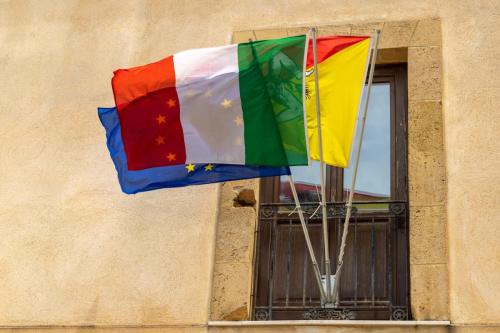 Sicile - Selinonte, drapeaux